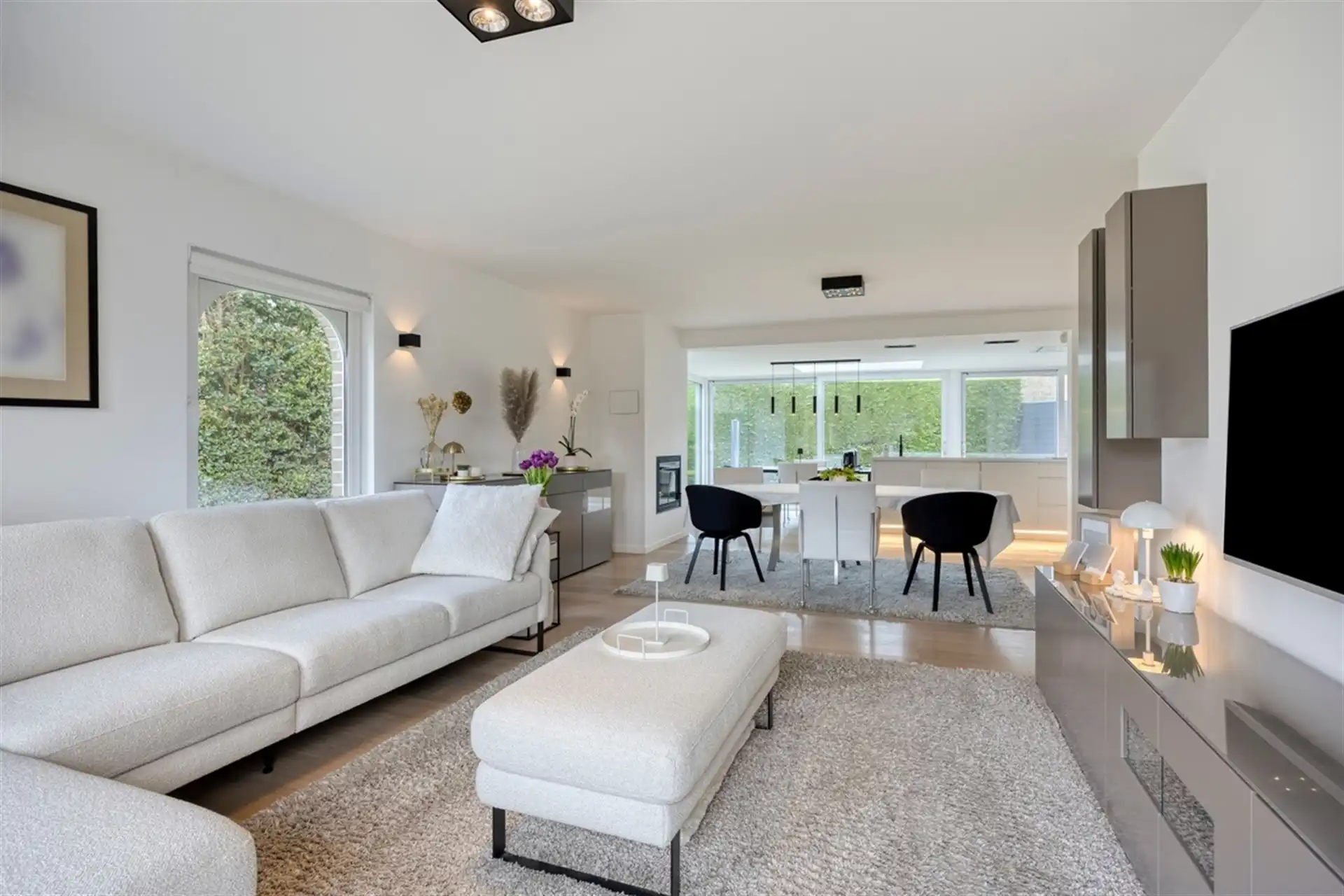 Rustig gelegen open bebouwing met moderne afwerking foto 2