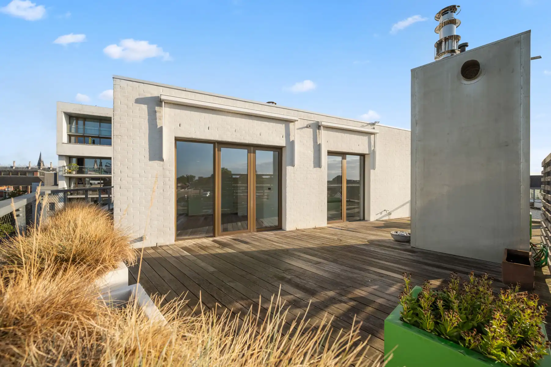 Penthouse met heerlijk terras in het gegeerde Clarenhof foto {{pictureIndex}}