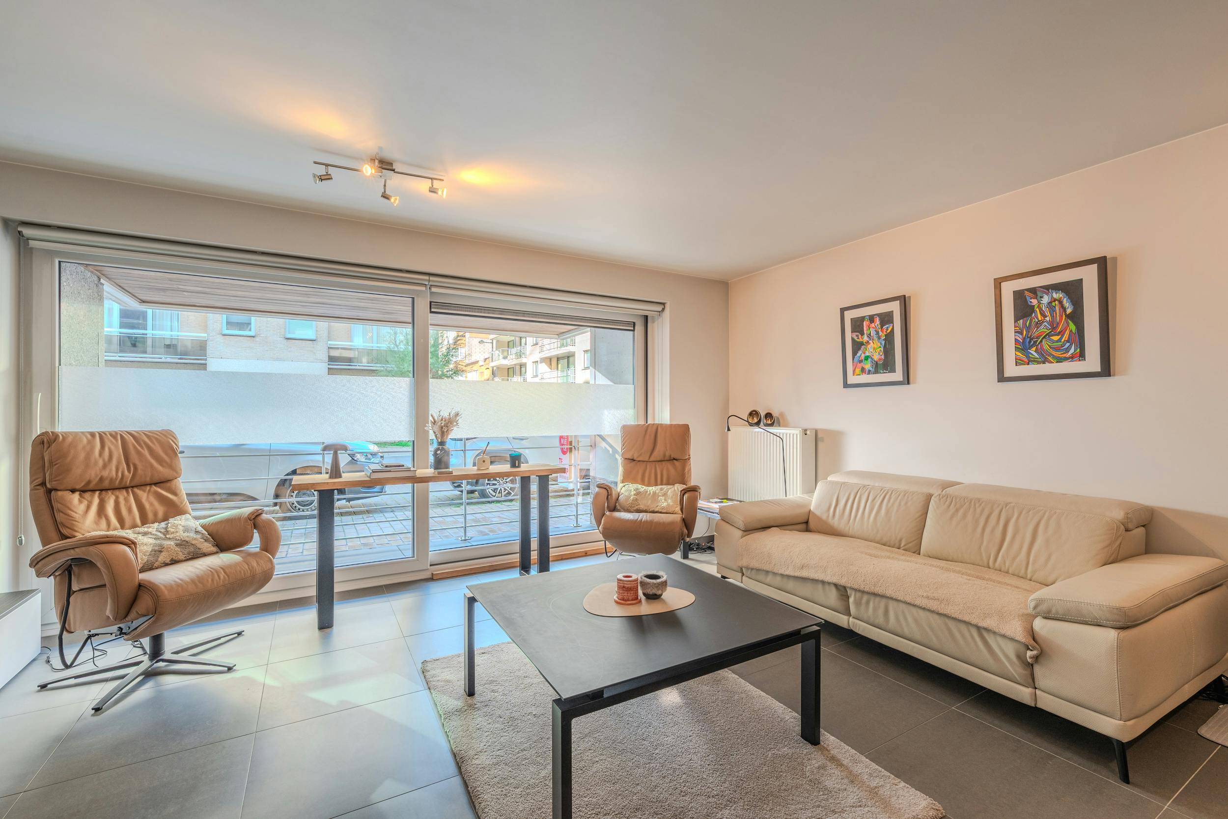 Recent gelijkvloers appartement met 2 slaapkamers en terras! foto {{pictureIndex}}