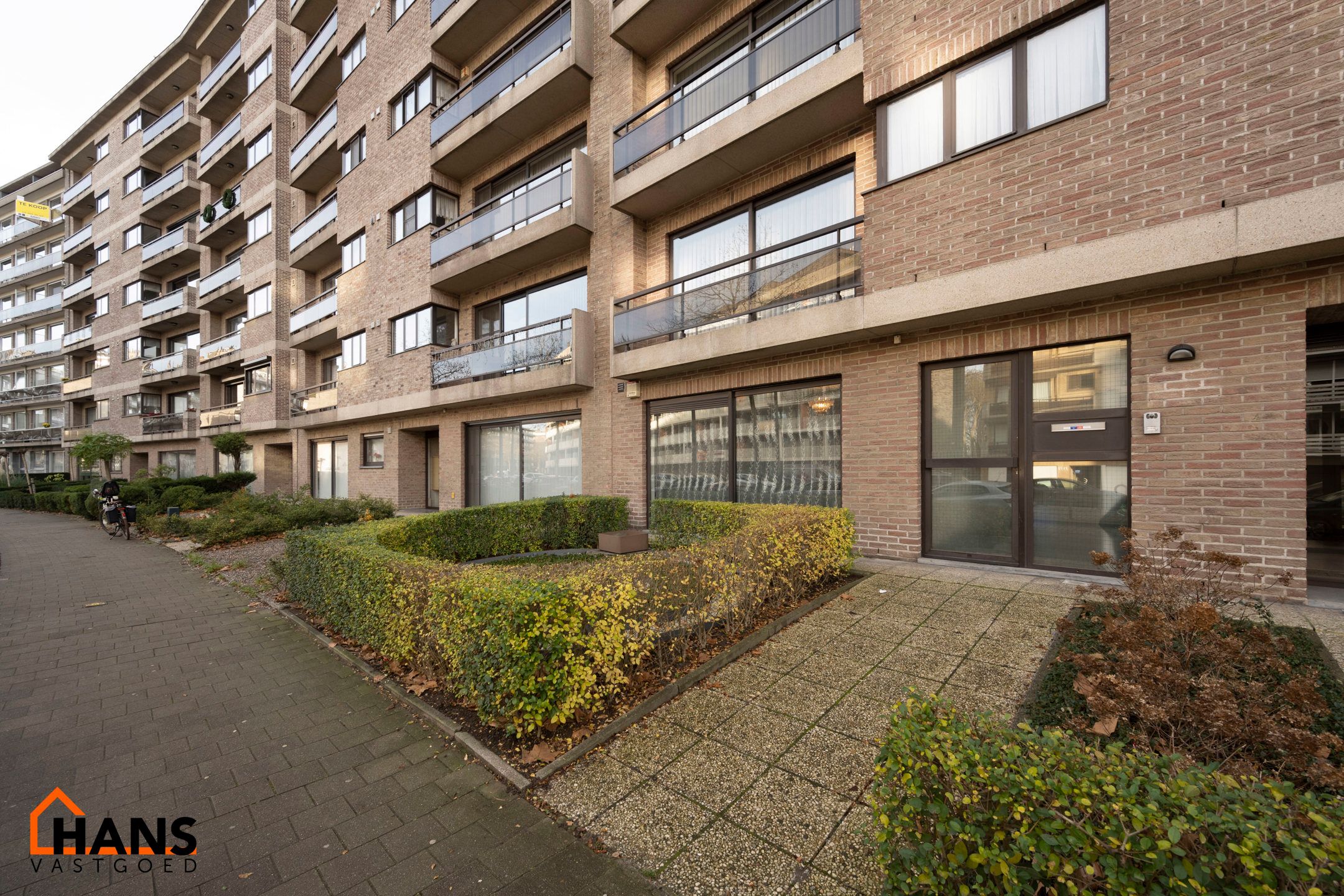 Instapklaar gelijkvloersappartement foto {{pictureIndex}}