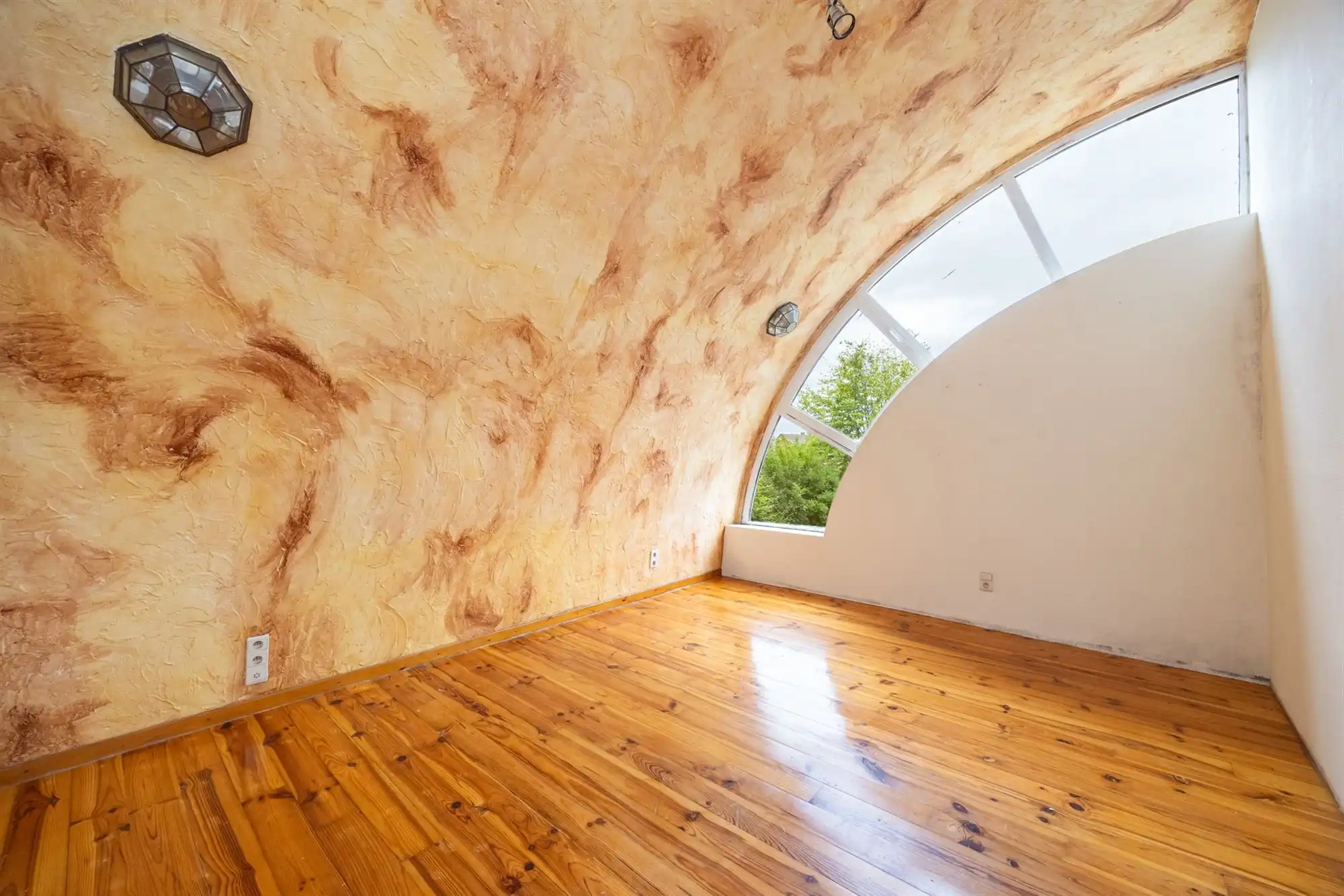 Lichtrijk op te frissen woning op 11a60ca foto 26