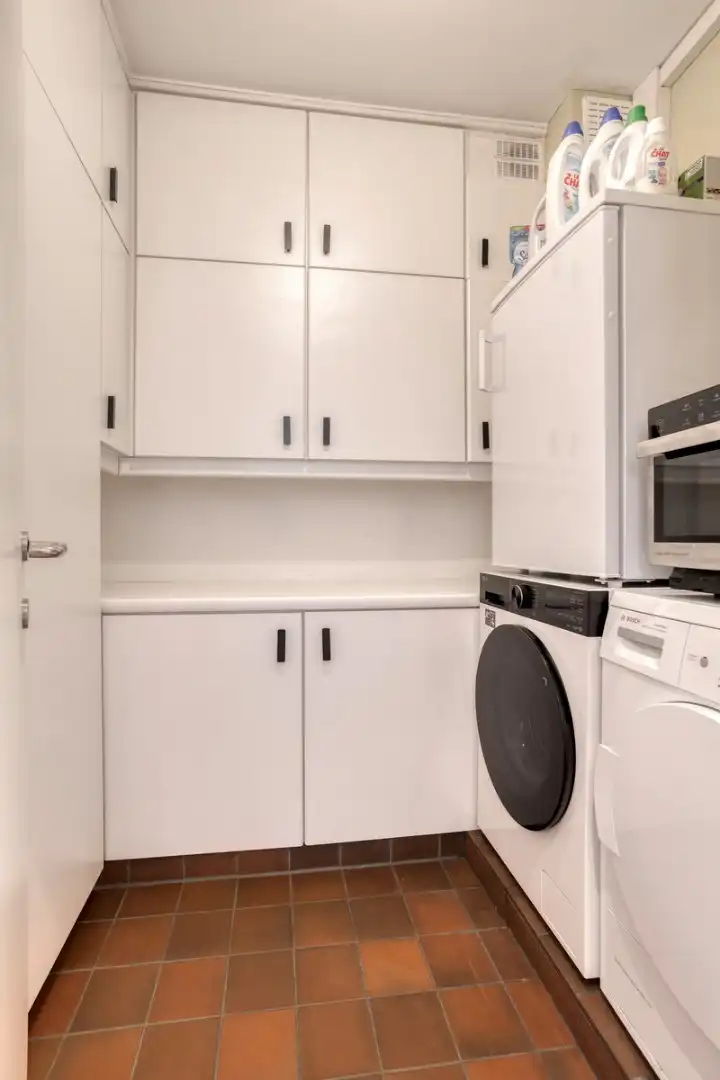 Gerenoveerde halfopen bebouwing met 4 slaapkamers, bureau en tuin in centrum Brasschaat foto 8