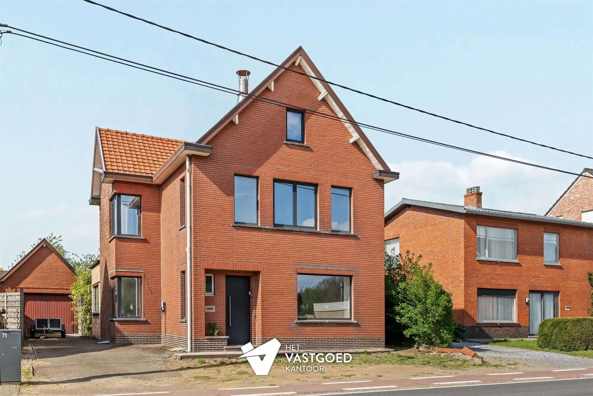 STIJLVOLLE GERENOVEERDE WONING GELEGEN OP EEN MOOI UITGESTREKT PERCEEL VAN 11A 64CA TE BEVERLO foto 2