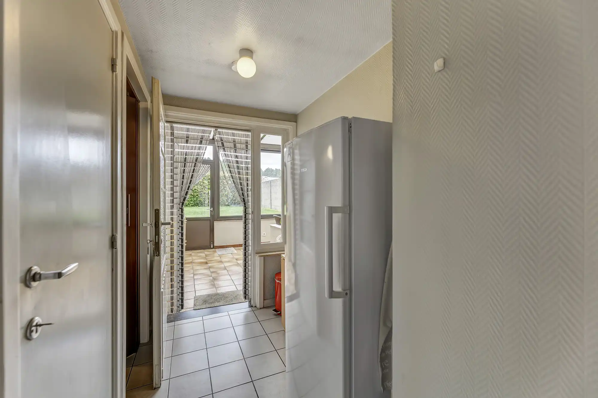 Goed onderhouden gelijkvloerse woning met garage en tuin foto 8