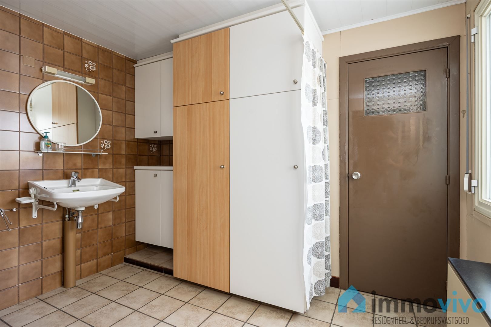Op te frissen woning met potentieel – 3 slaapkamers, zolder met uitbreidingsmogelijkheden, ruime tuin & garage! foto 11