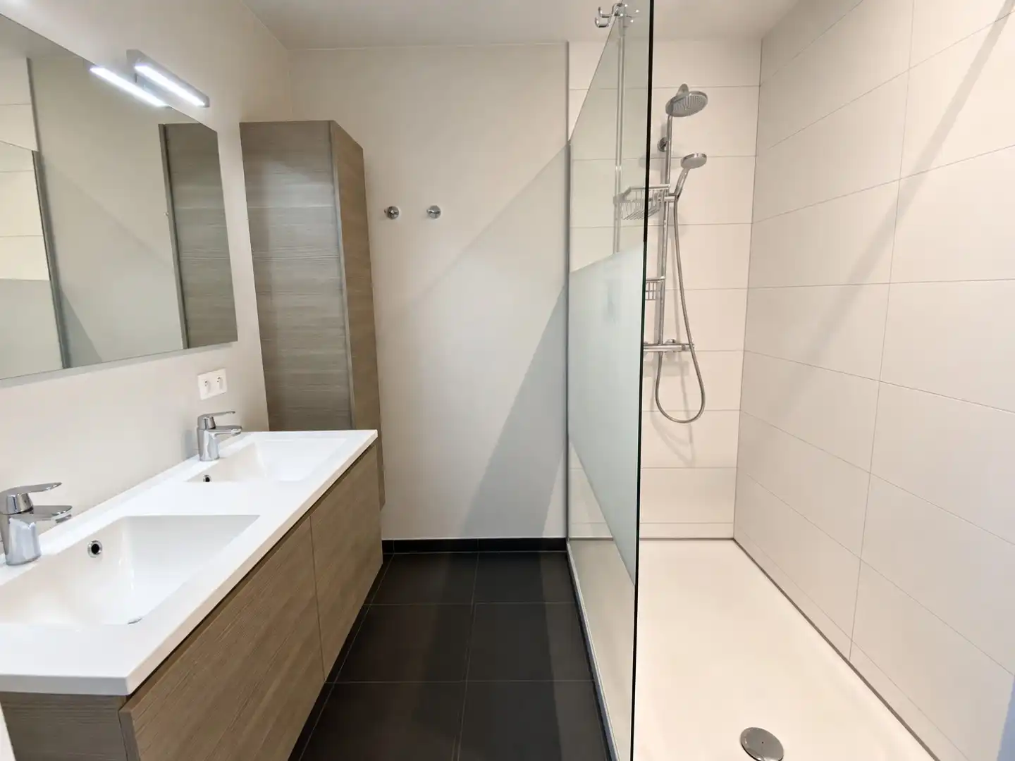 Energiezuinig appartement met twee slaapkamers te huur in Evergem foto 11