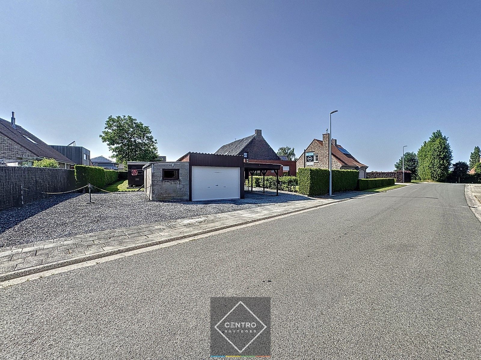 2 Afbraakwoningen op mooie ligging te Roeselare! foto {{pictureIndex}}