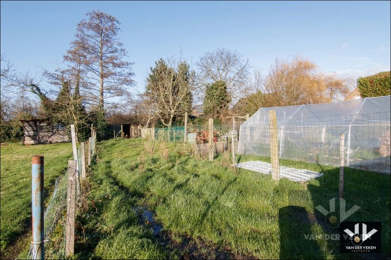 Te renoveren gezinswoning op heerlijk rustige locatie foto 17