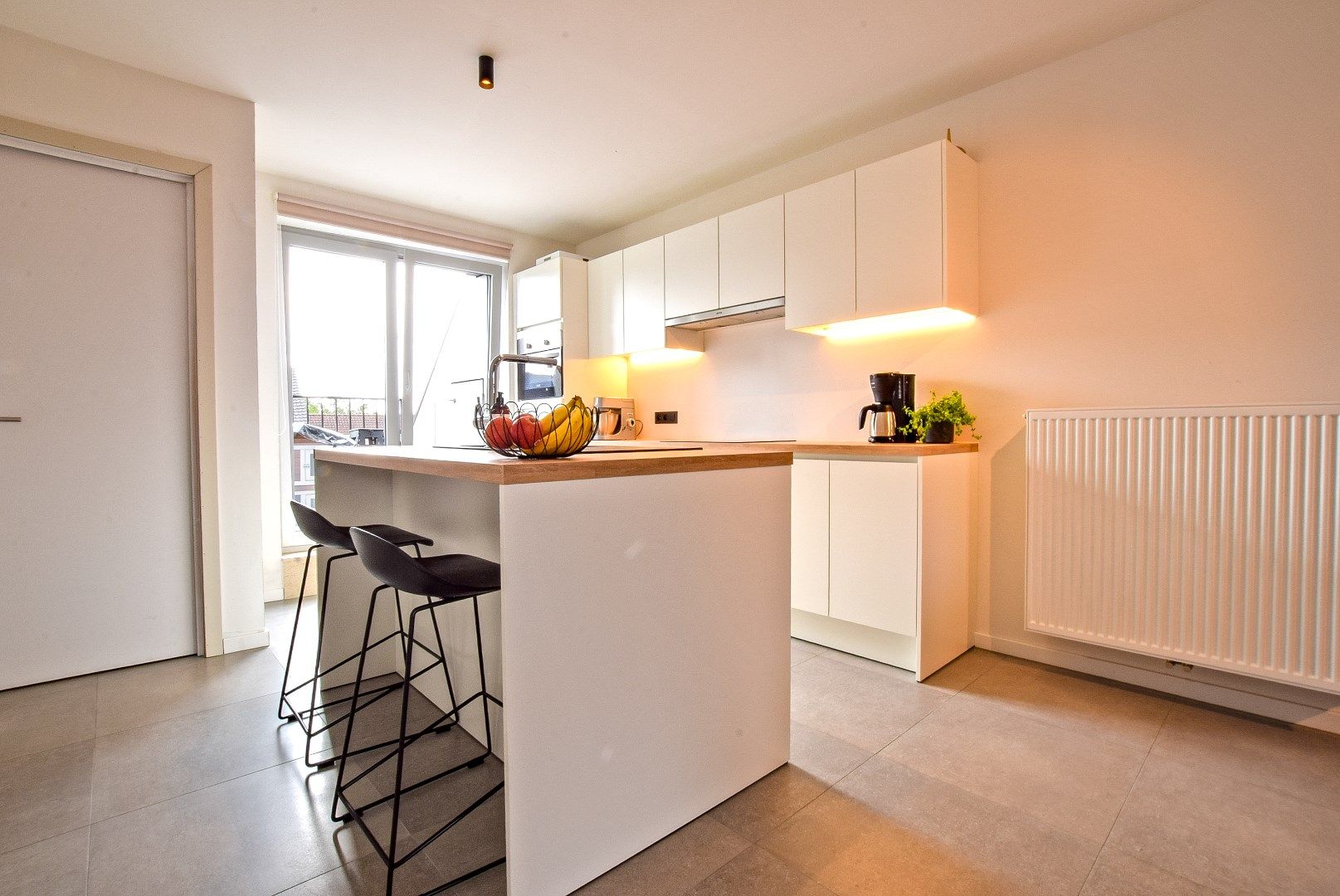 Prachtig recent (2021) duplexappartement (102 m²) met 2 slaapkamers te Nieuwpoort stad. foto 4