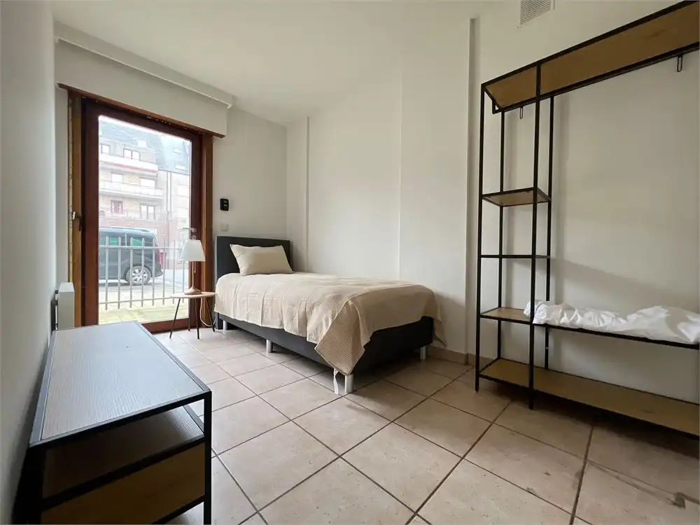 Instapklaar app. met 2 slpks. + ruim, zonnig terras (22m²) !!! foto 8