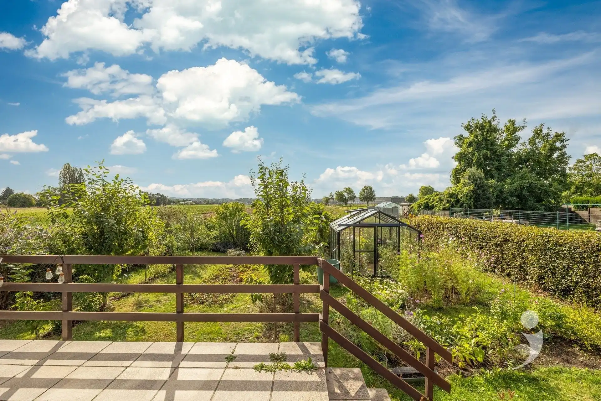 Gerenoveerde woning met prachtig zicht over de velden foto 30