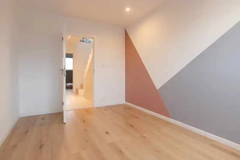 Voll gerenoveerde woning met 5 slpk 3 badk foto 24