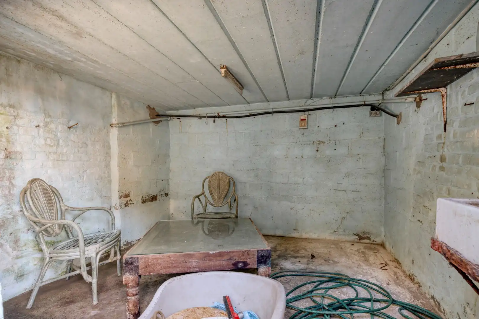 Landelijk gelegen hoevewoning met stallen en omheinde weide op totaal 88a66ca  foto 21