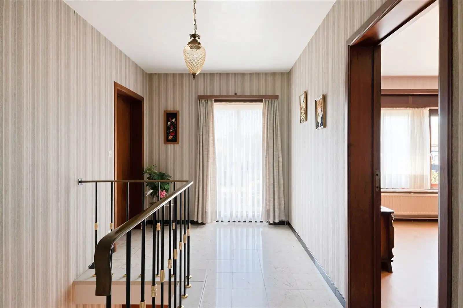 Op te frissen 4 gevelwoning met tuin op 10are92 met prachtig zicht over weilanden foto 14