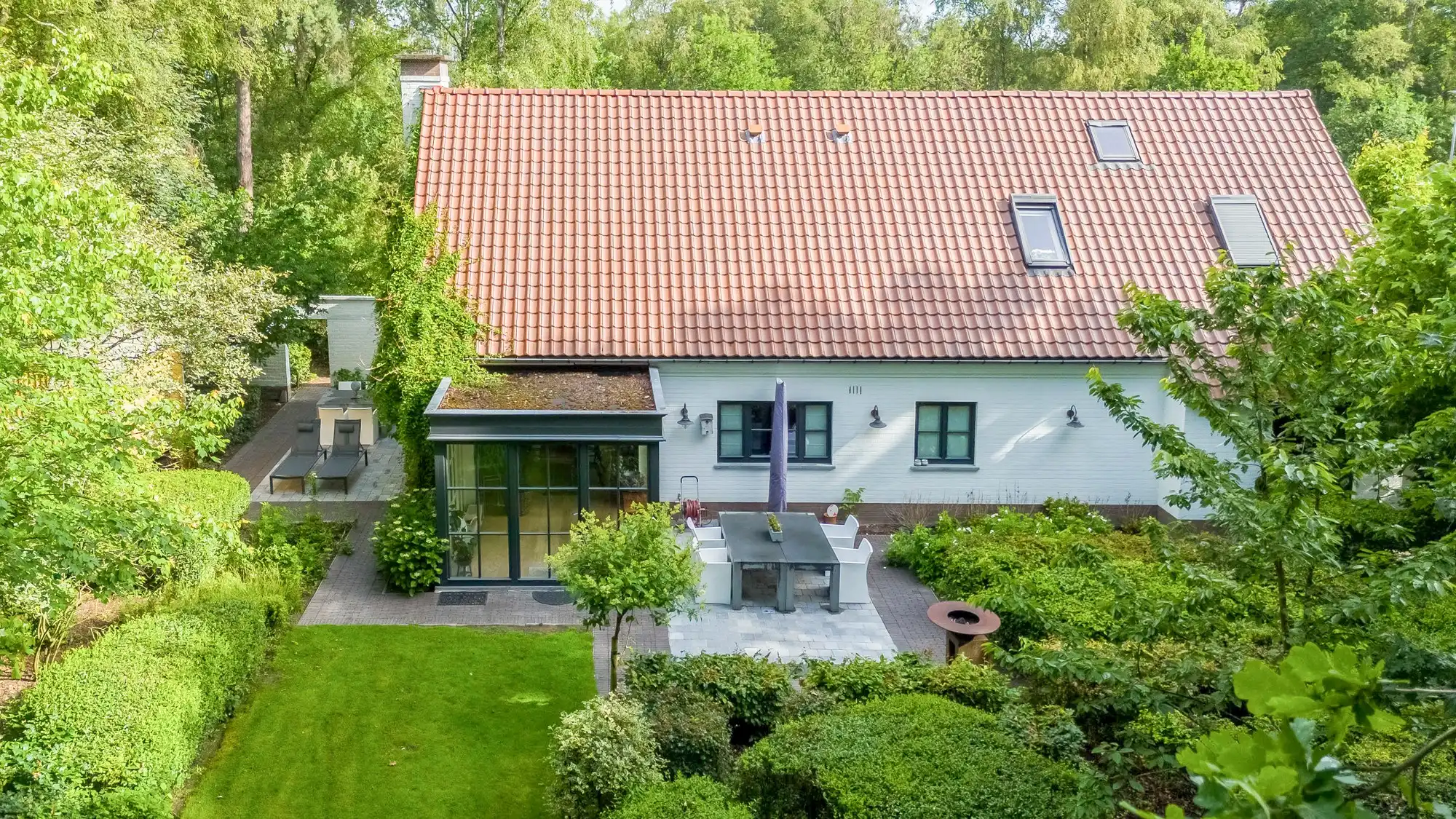 Prachtige villa te Waasmunster, temidden van groen foto 2
