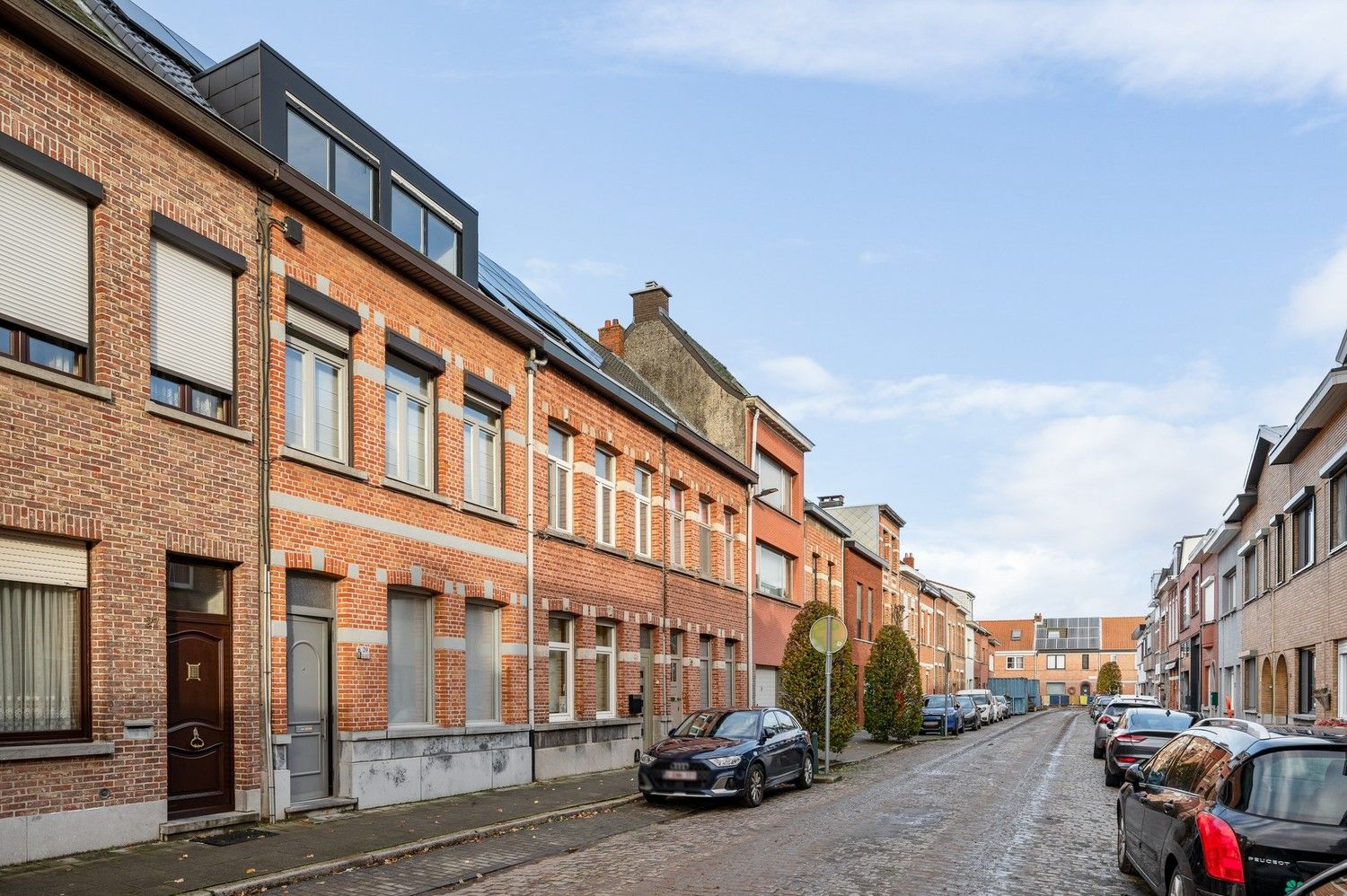 Ruime, instapklare woning met 4 slaapkamers en tuin met terras te koop te Lier foto 18