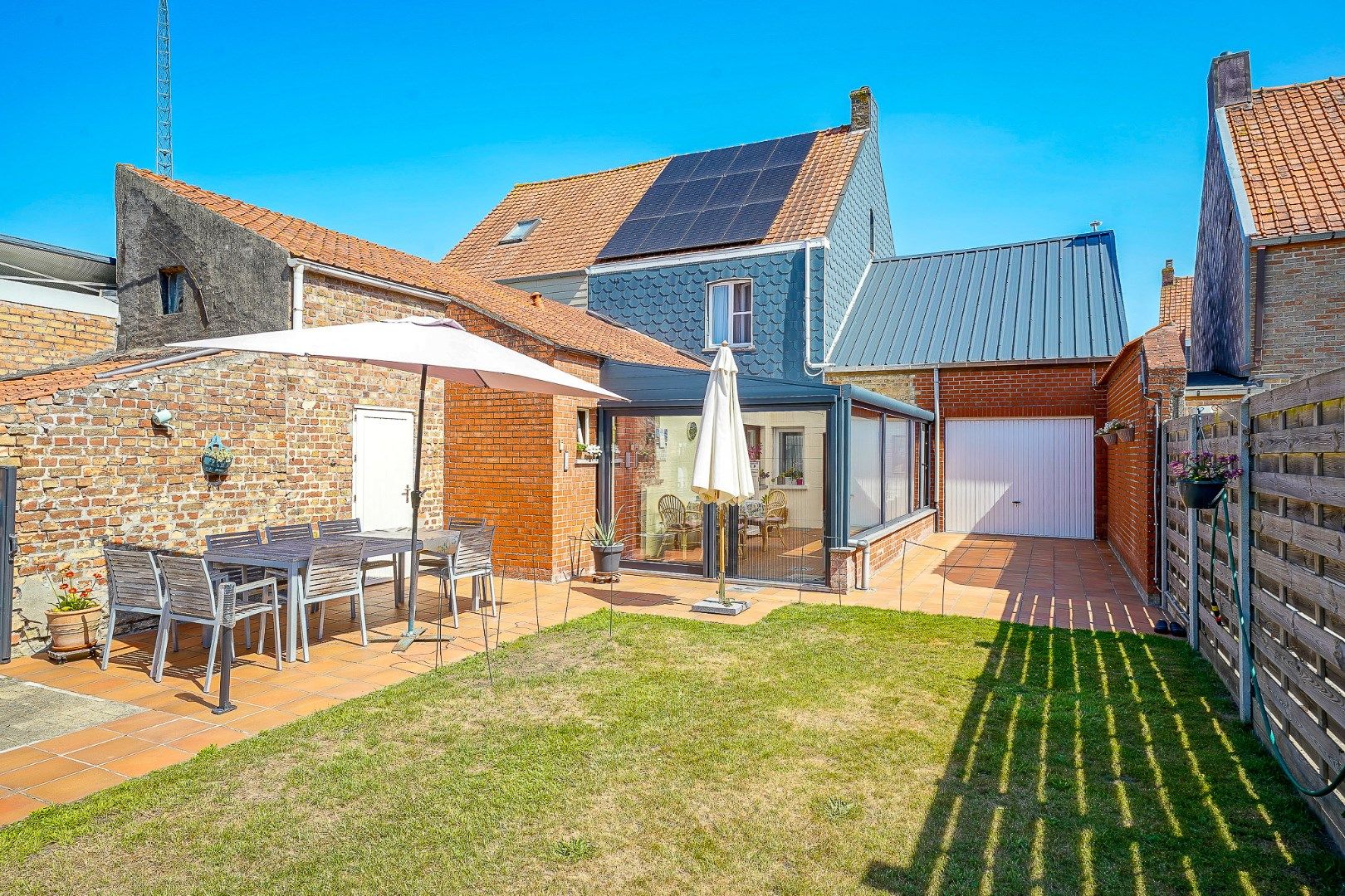 Instapklare gezinswoning met tuin en zonnepanelen nabij Ettelgem foto 3
