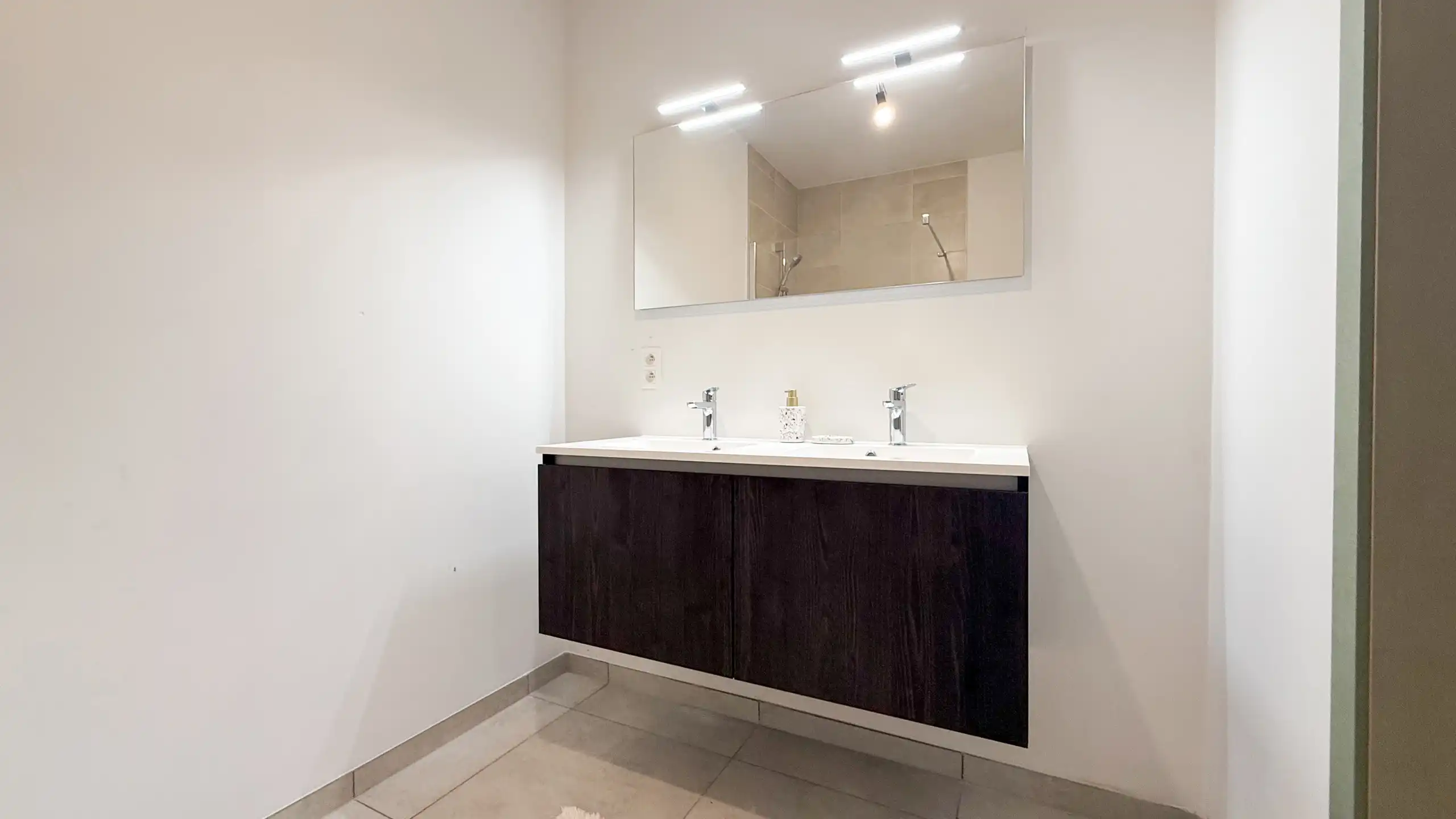 Gelijkvloers appartement met 3 slaapkamers en met een tuin! foto 25