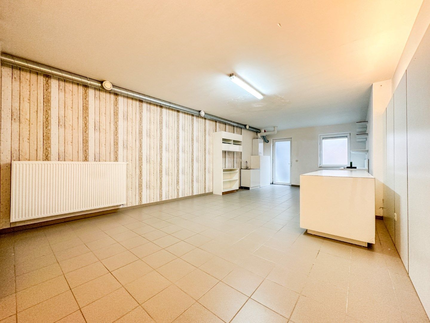 Instapklare handelsruimte voor winkel of kantoor, centrum Torhout foto 2