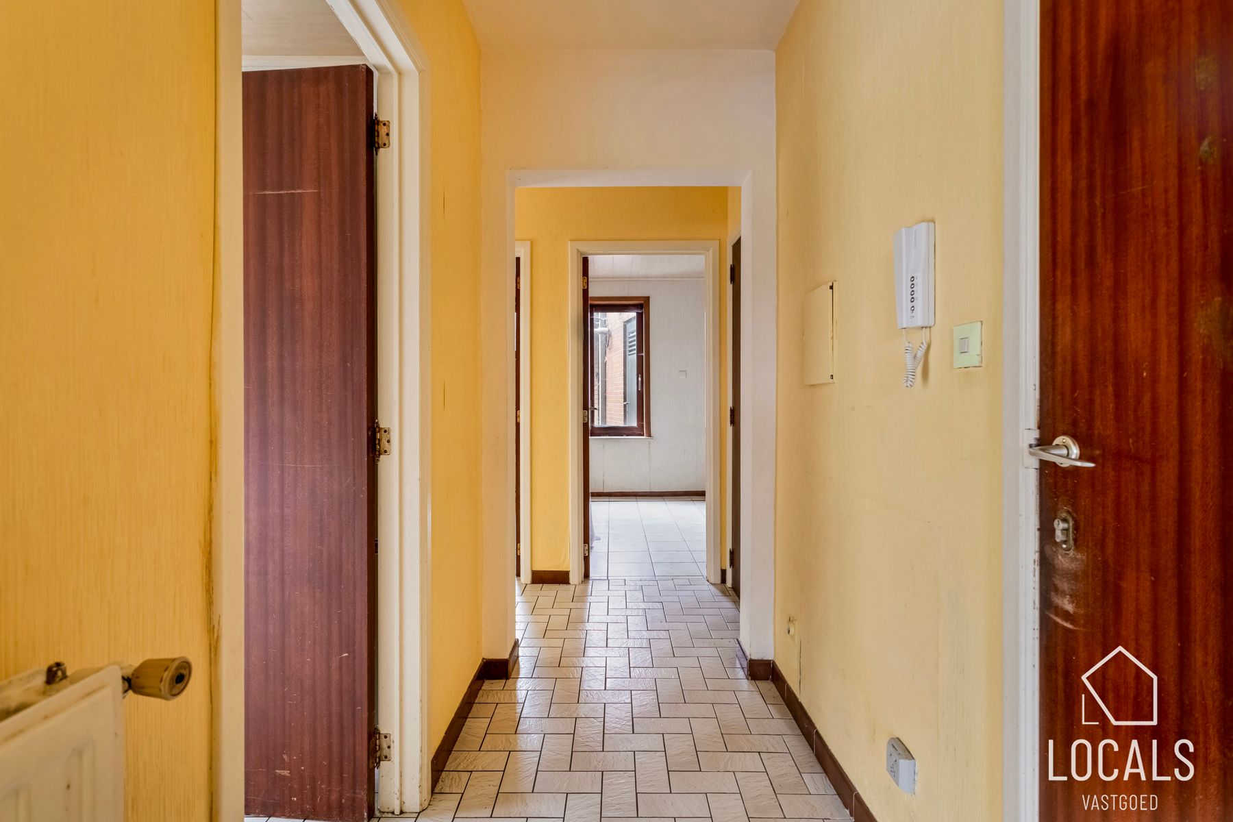 Huis ingericht als 3 appartementen te Denderleeuw foto 6