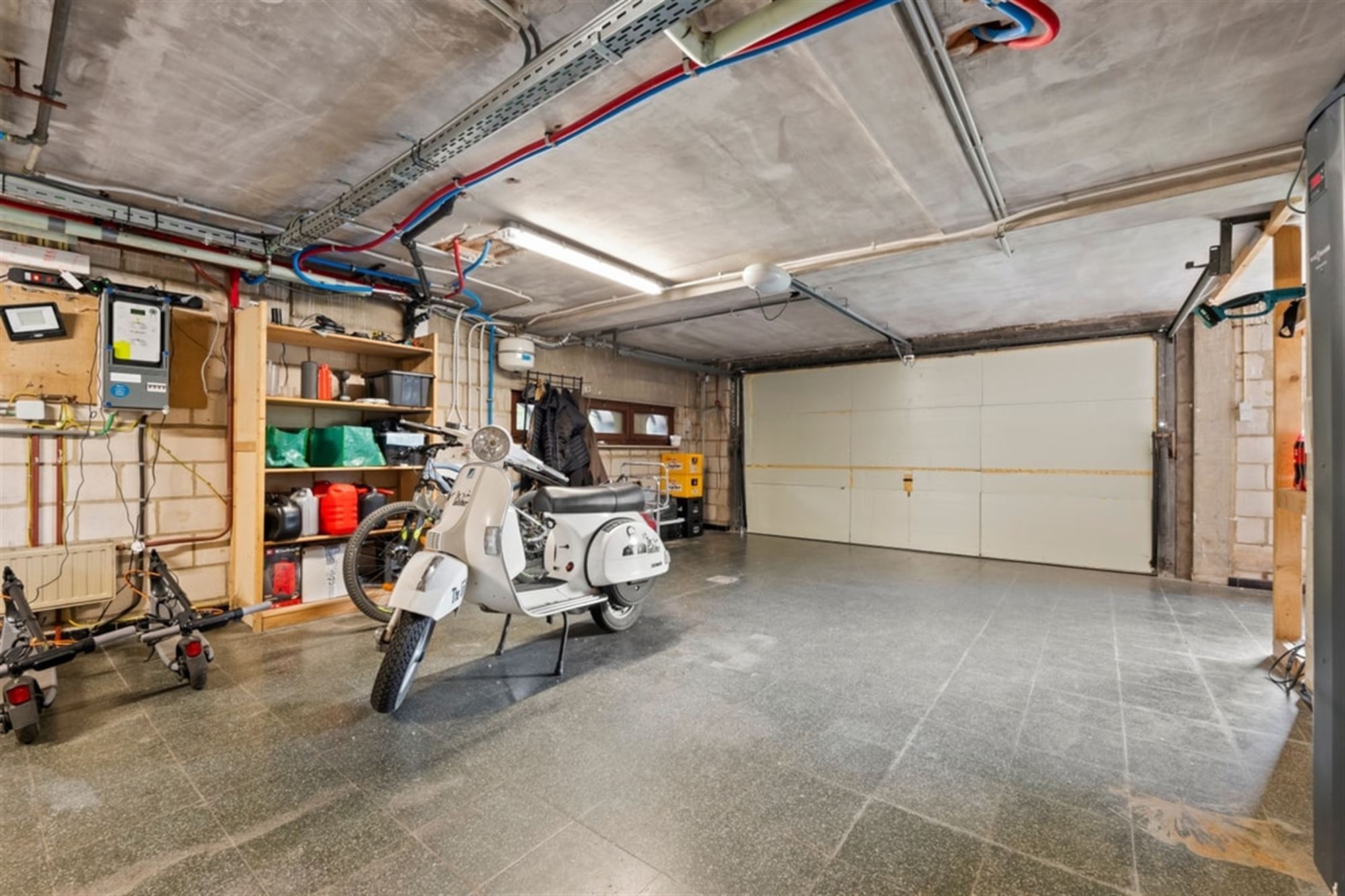 UNIEKE DESIGNWONING MET MODERNE AFWERKING EN STIJVOLLE ARCHITECTUUR foto 56