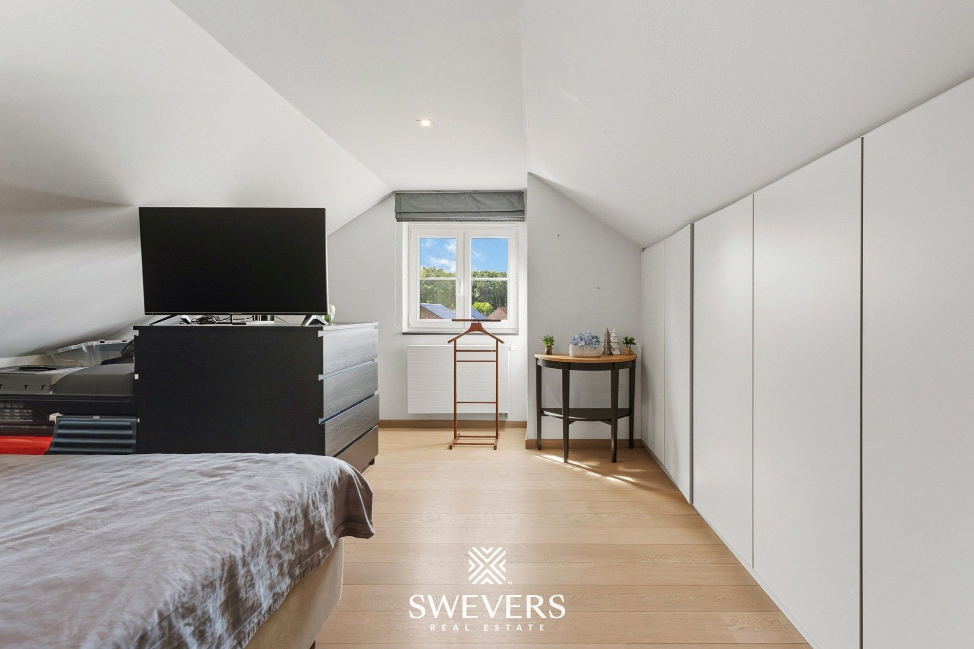 HOB met 3 slaapkamers, bureau en zwembad   foto 22