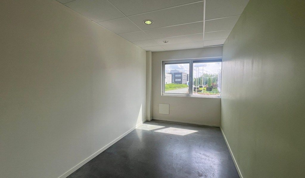 Bedrijfsgebouw met laadkade te koop in Zottegem foto 14