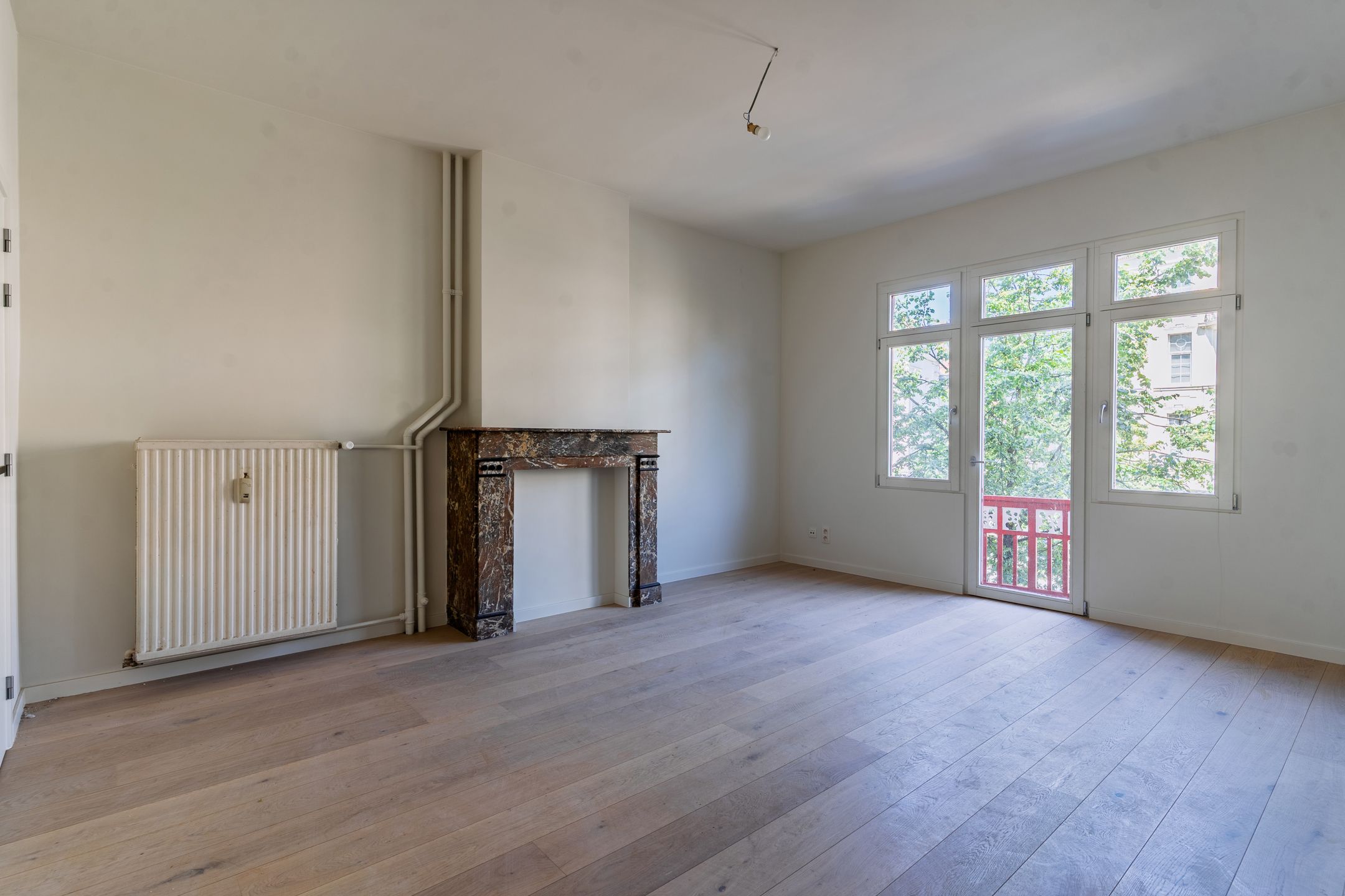 Gerenoveerd appartement met balkon aan Gent Sint-Pieters foto 9