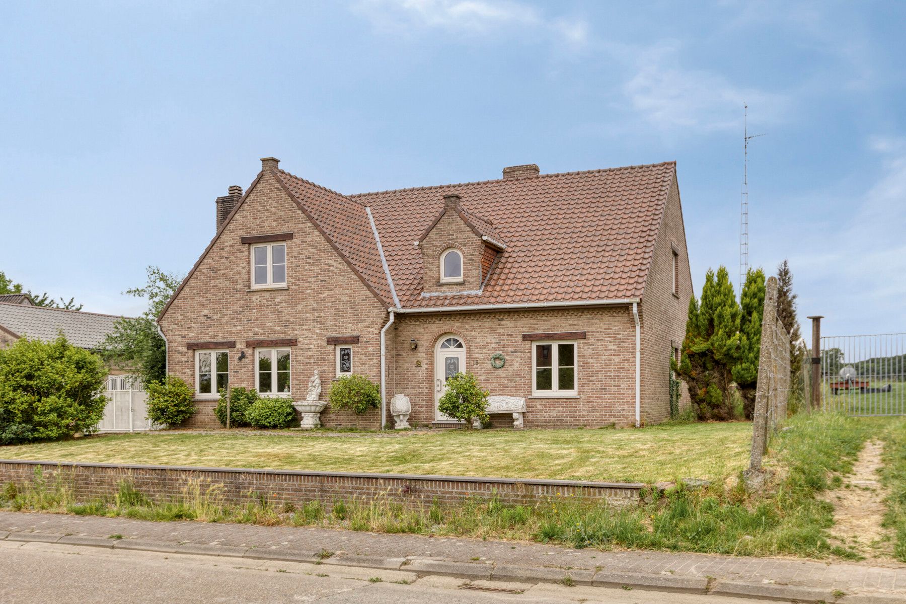 ()=>{if(producerUpdateValueVersion(node),producerAccessed(node),node.value===ERRORED)throw node.error;return node.value} Houterstraat 15 - 3620 Lanaken