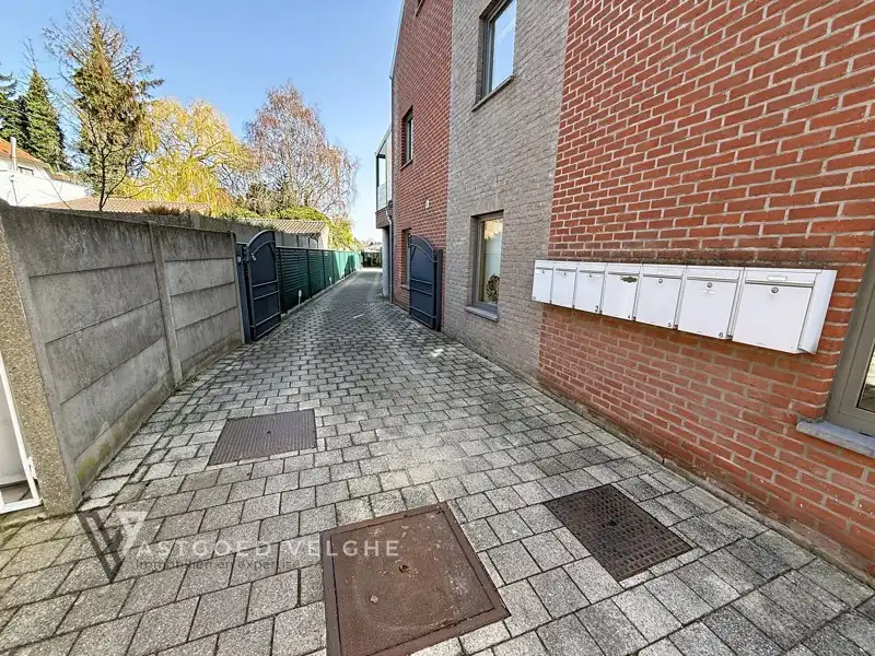 Te koop Eigentijds dakappartement van 89m² op centrale ligging met ruime zolder van maar liefst 30m² en garagebox van 20m² foto 33