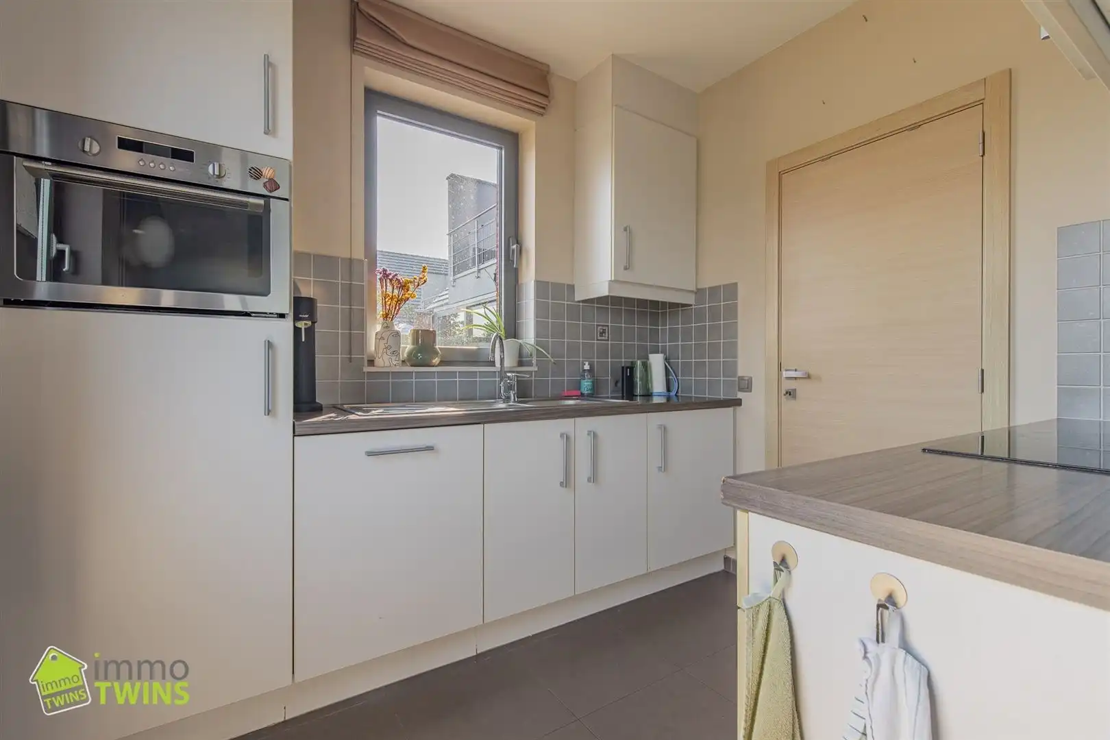 Instapklaar appartement met terras te Moerzeke foto 7