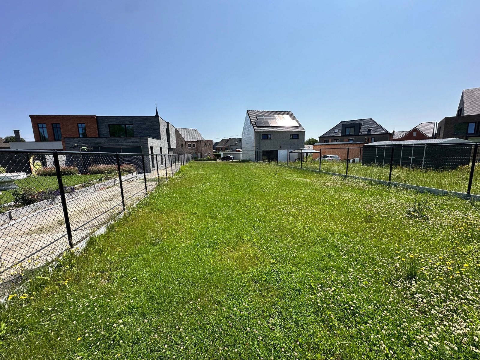 TE KOOP - bouwgrond voor halfopen bebouwing op 500m² foto 2