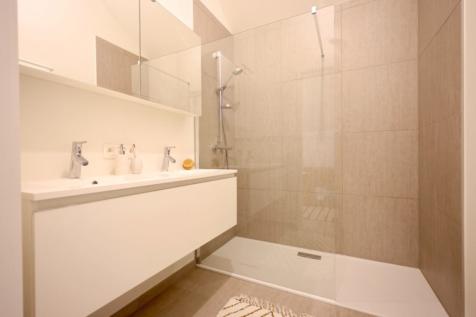 Nieuwbouwappartement met 2 slaapkamers in het centrum van Brugge foto 14
