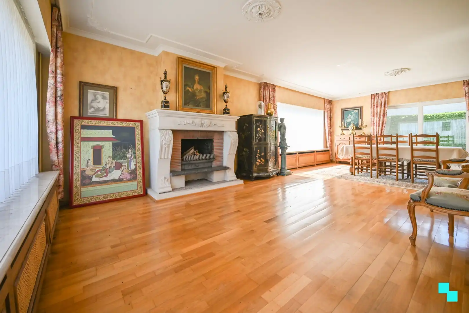 Zeer ruime te renoveren woning met vijf slaapkamers te Bosmolens foto 6
