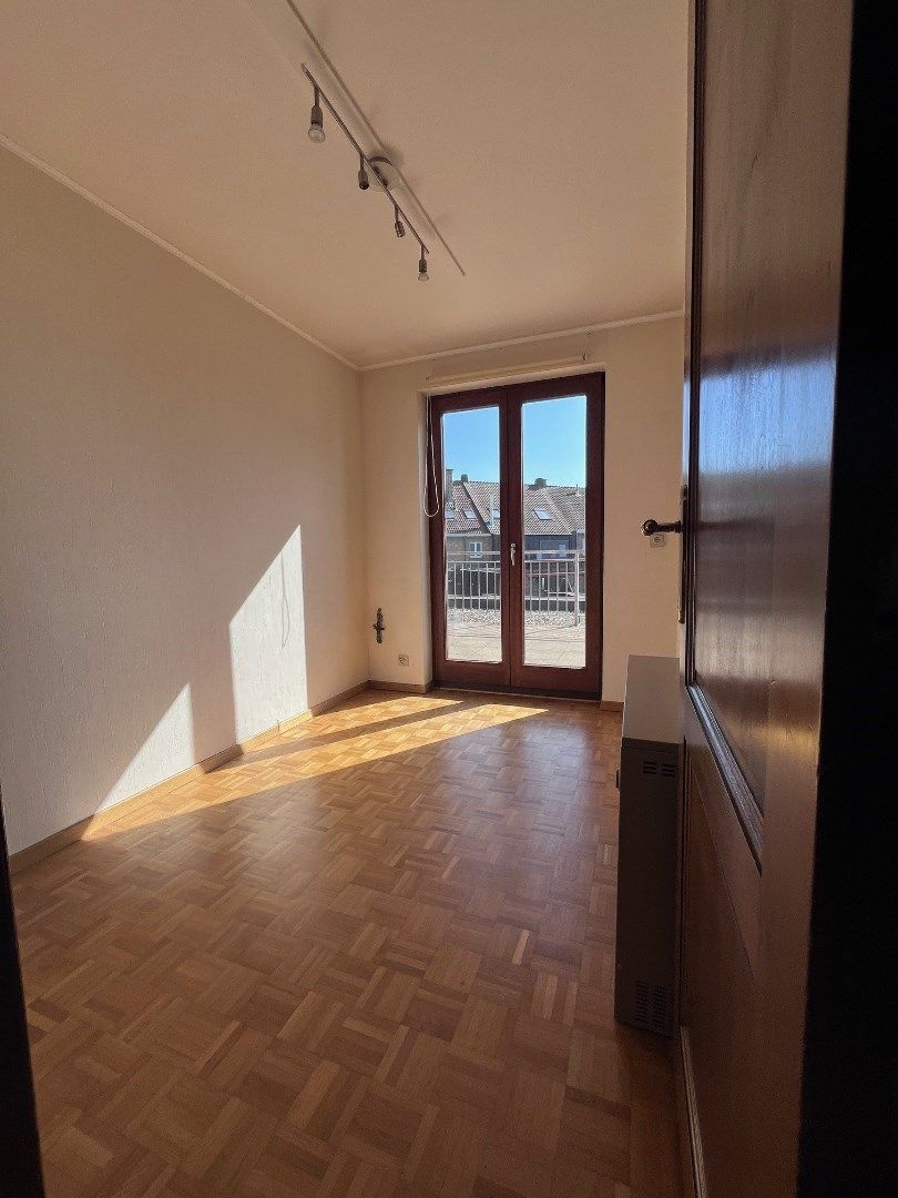 Bijzonder goedgelegen, ruim 3-slaapkamer-appartement met riant zonneterras foto 18