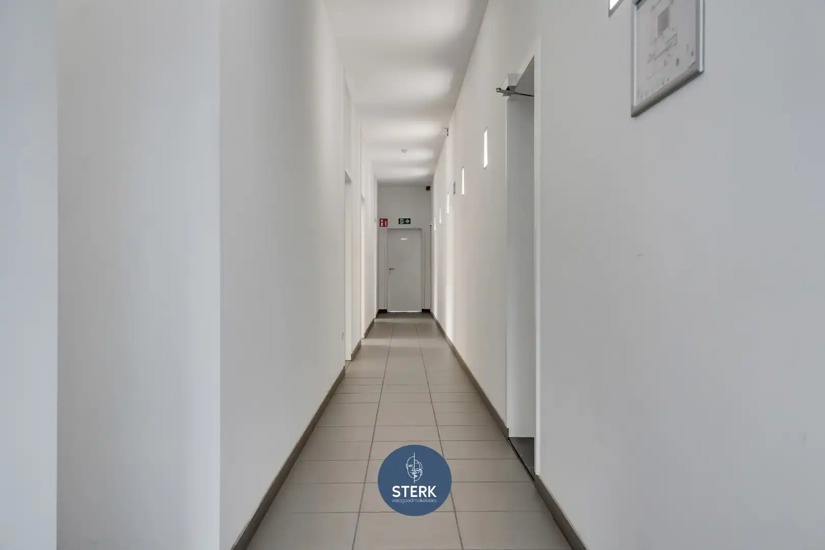 VEELZIJDIG INDUSTRIEPAND MET INSTAPKLAAR APPARTEMENT TE MAASMECHELEN ! foto 8