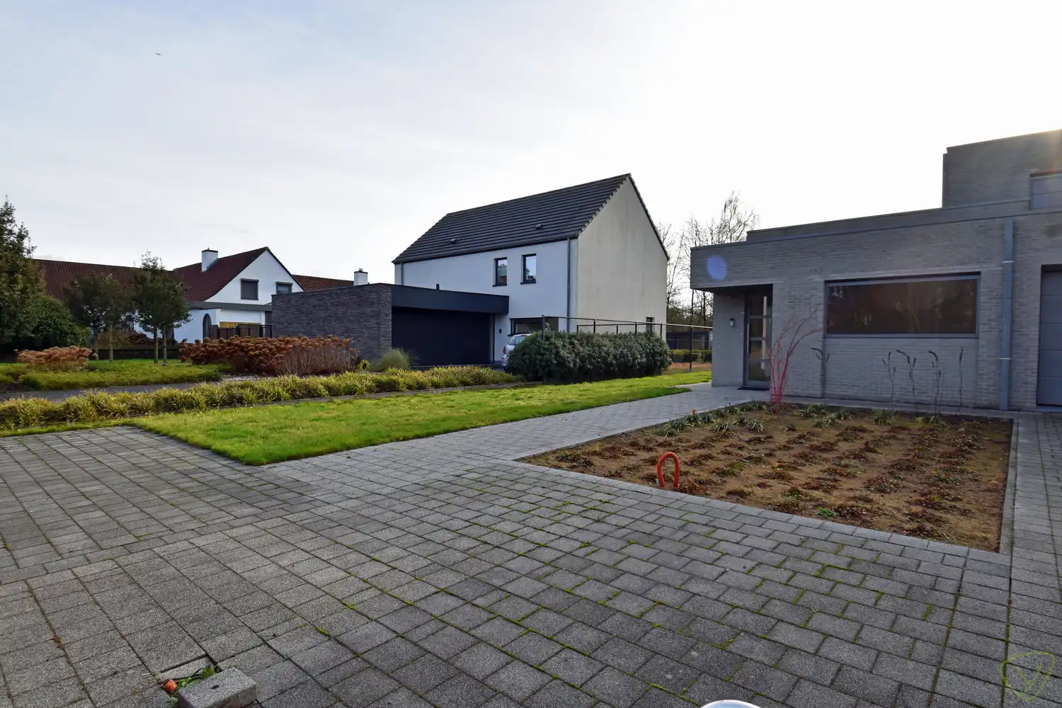 Moderne praktijkruimte te huur te Eeklo! foto 8