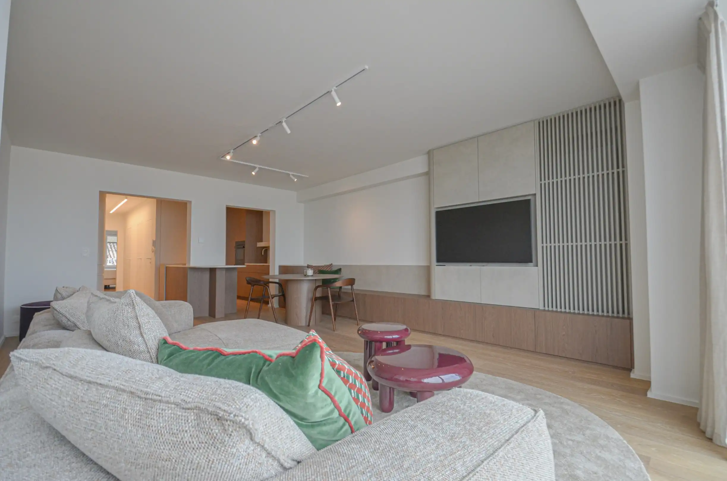 Subliem gerenoveerd appartement met frontaal zeezicht en een tijdloze, uiterst verfijnde afwerking. foto 6