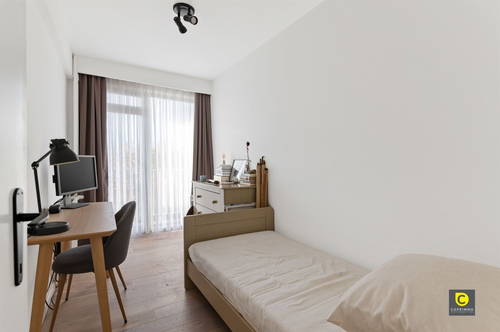 Prachtig 2 slaapkamer app foto 7