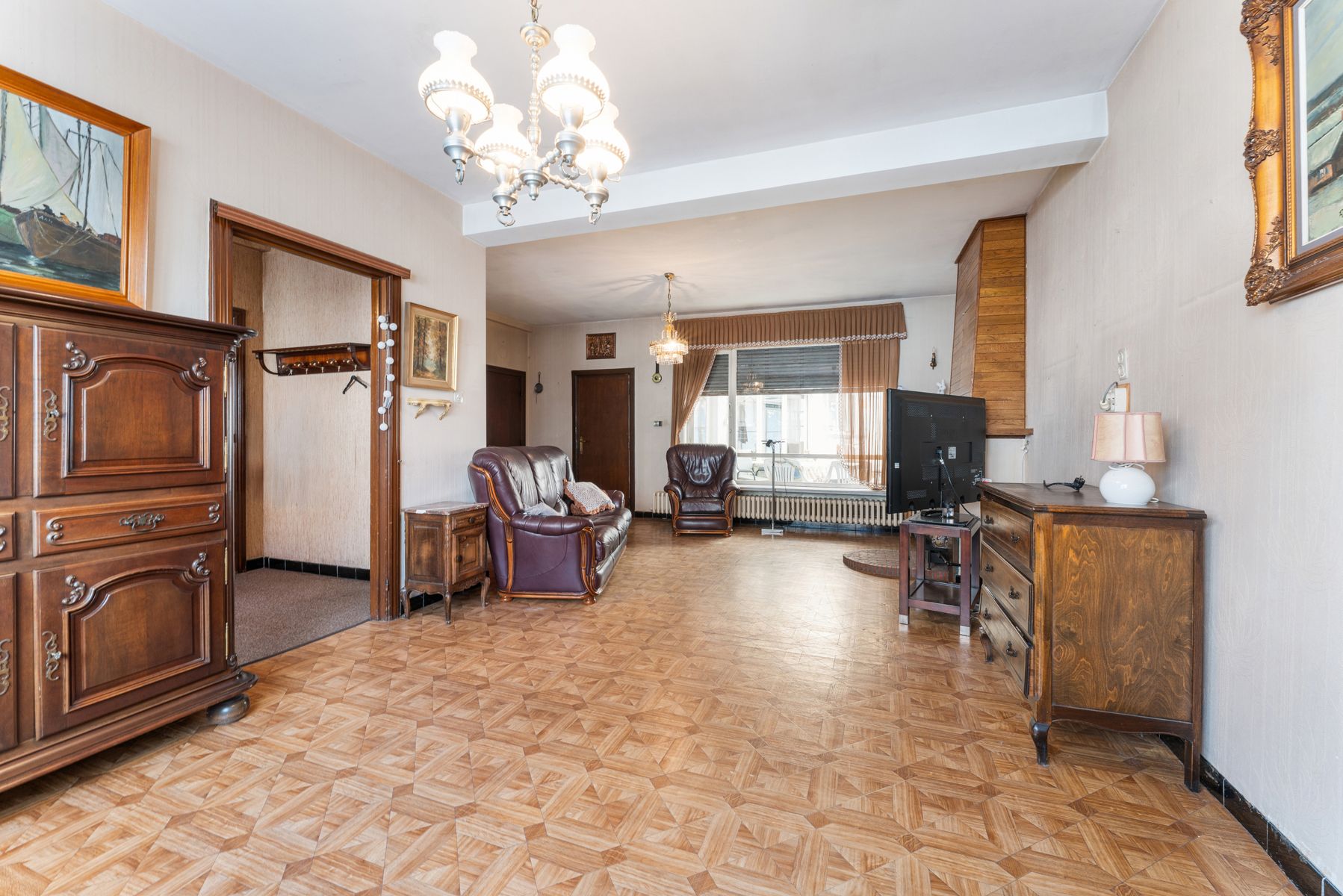 Te renoveren woning met bijgebouwen op perceel van 1697 m² foto 9