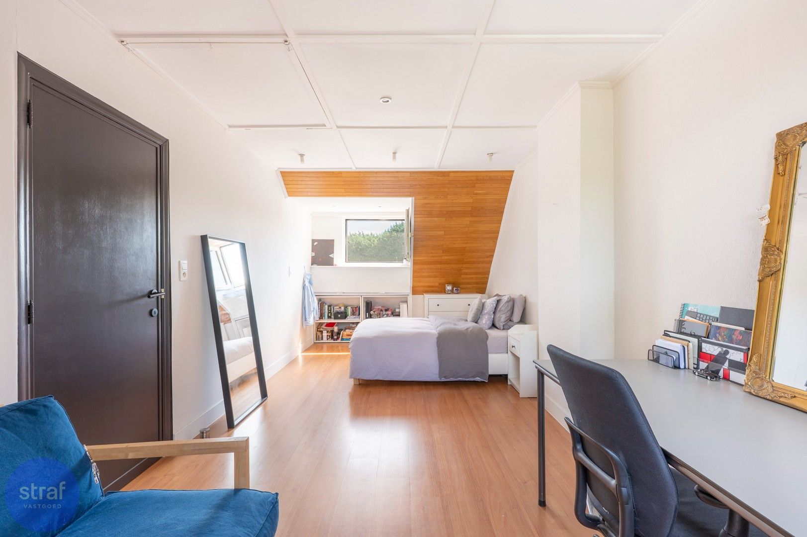 Enorme rijwoning met 6 slaapkamers én een zwembad foto 19