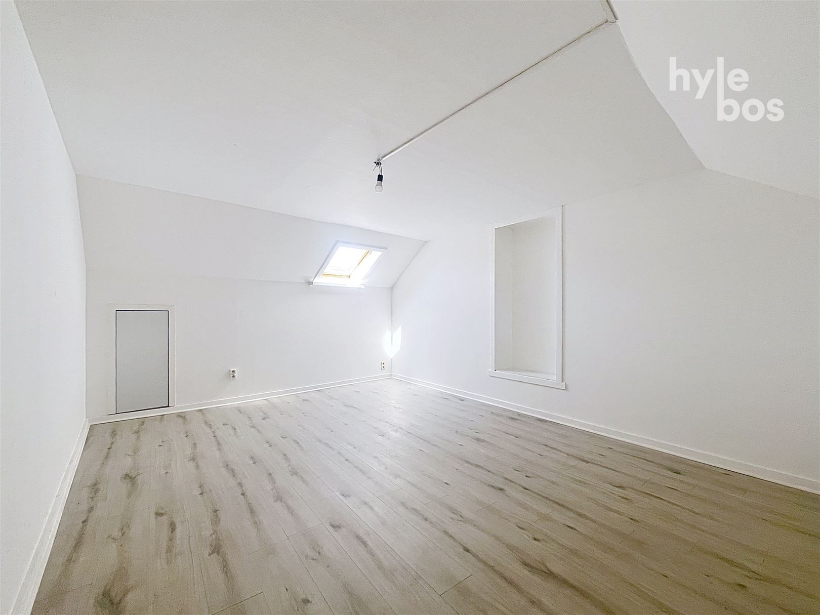 Centraal gelegen gerenoveerd duplex appartement foto 12