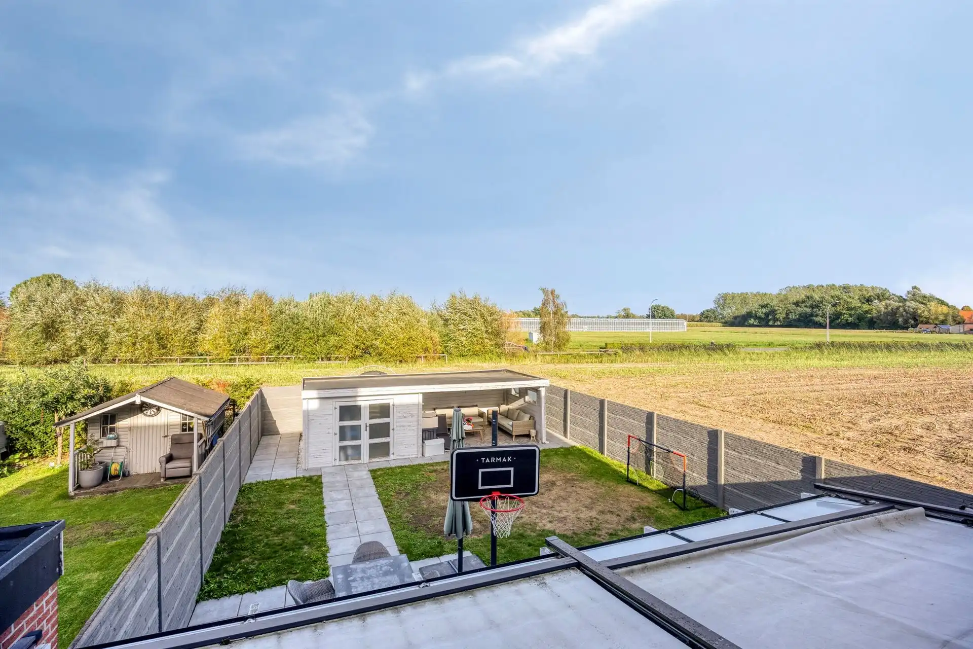 Instapklare woning met 2/3 slpk's in doodlopende straat! foto 26