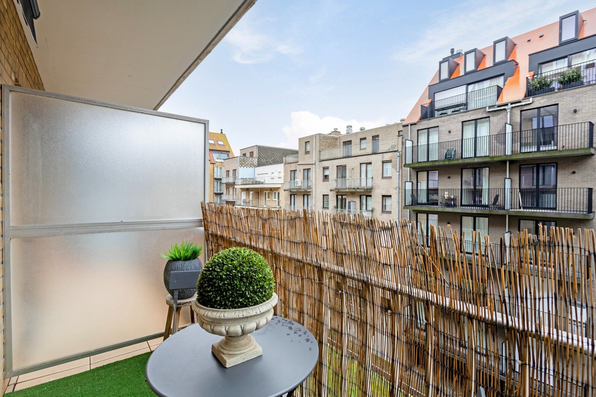 Gezellig één slaapkamer appartement met frontaal zeezicht gelegen op het Rubensplein te Knokke. foto 19