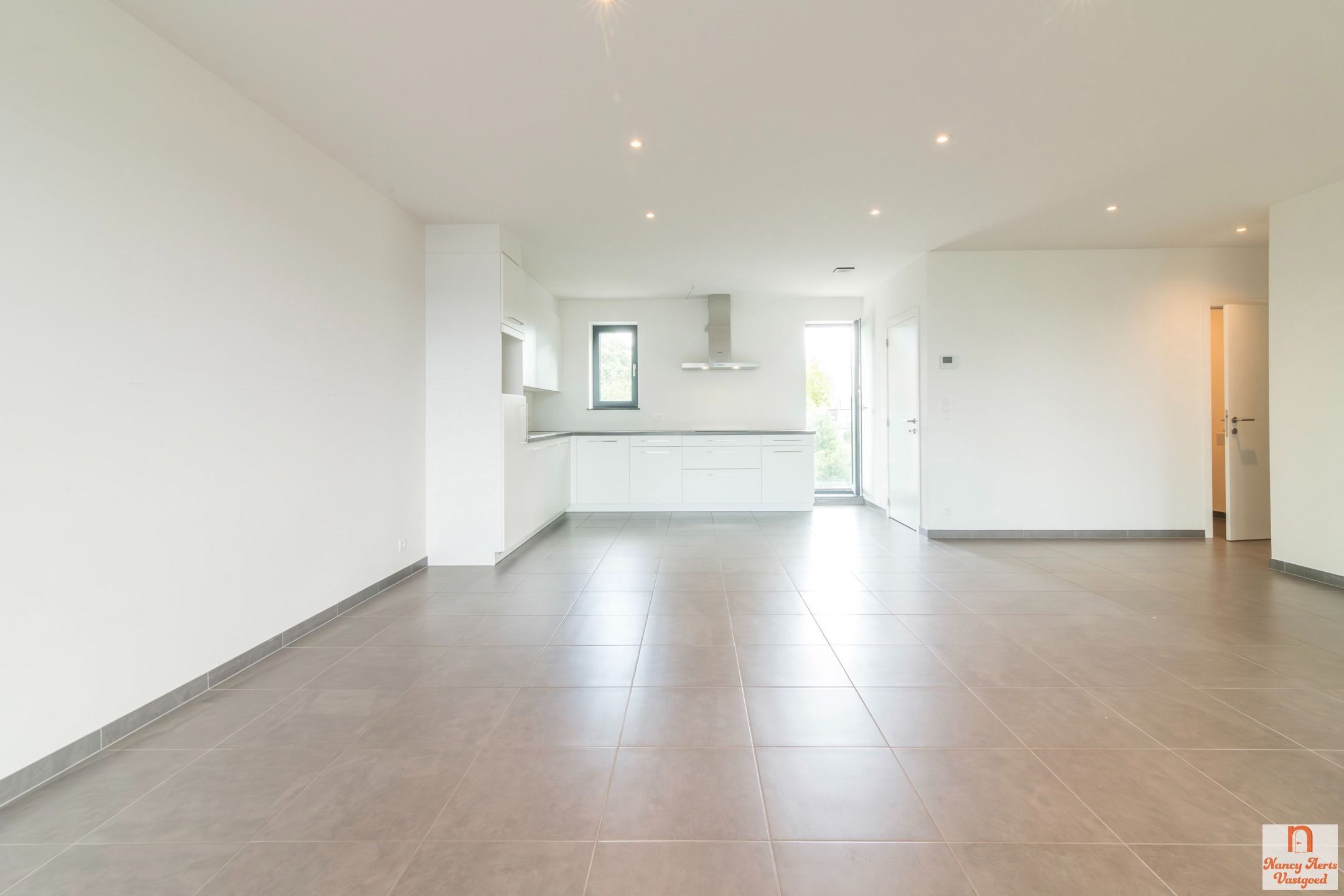 Licht en ruim duplexappartement met parking in Hasselt  foto 7
