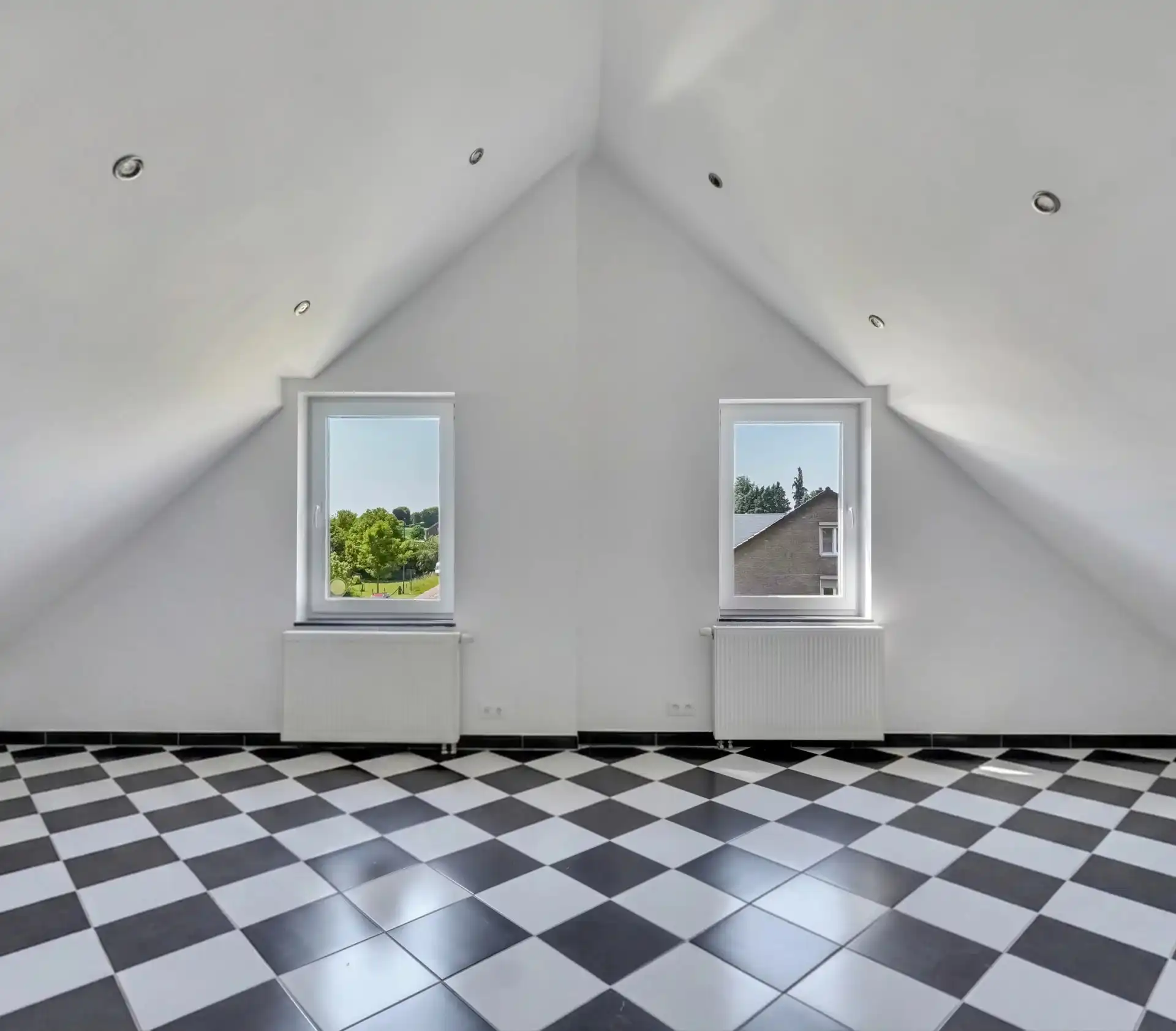 Instapklare, ruime woning met vier slaapkamers foto 19