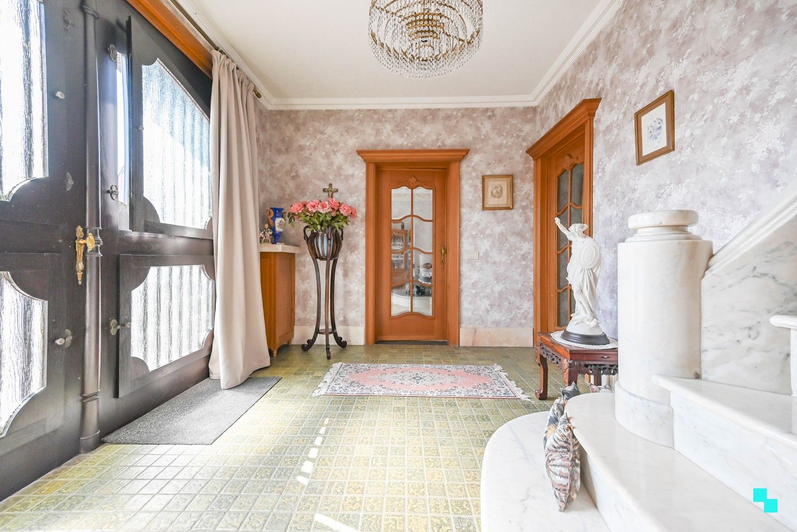 Karaktervolle woning met riante woonoppervlakte (267 m²) en tuin in Emelgem foto 3