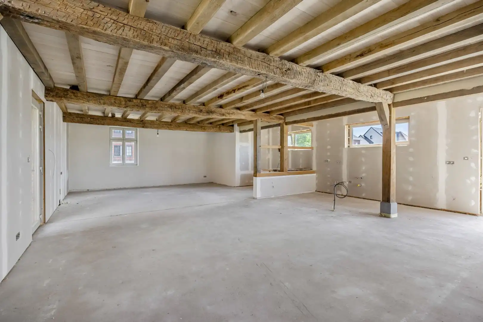 UNIEKE VIERKANTSHOEVE met paardenstallen op 7,34 hectare met vergunning voor zwembad en poolhouse foto 9