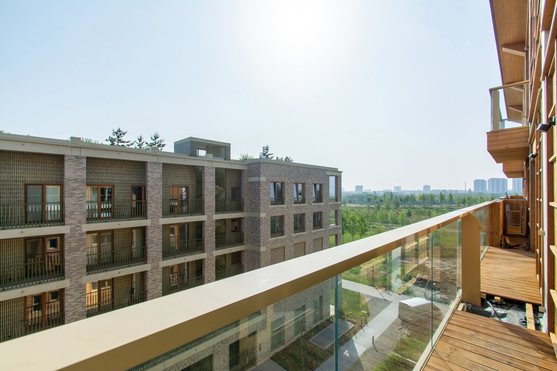 Ongemeubeld 1 slpk app. met mooi terrras foto 9