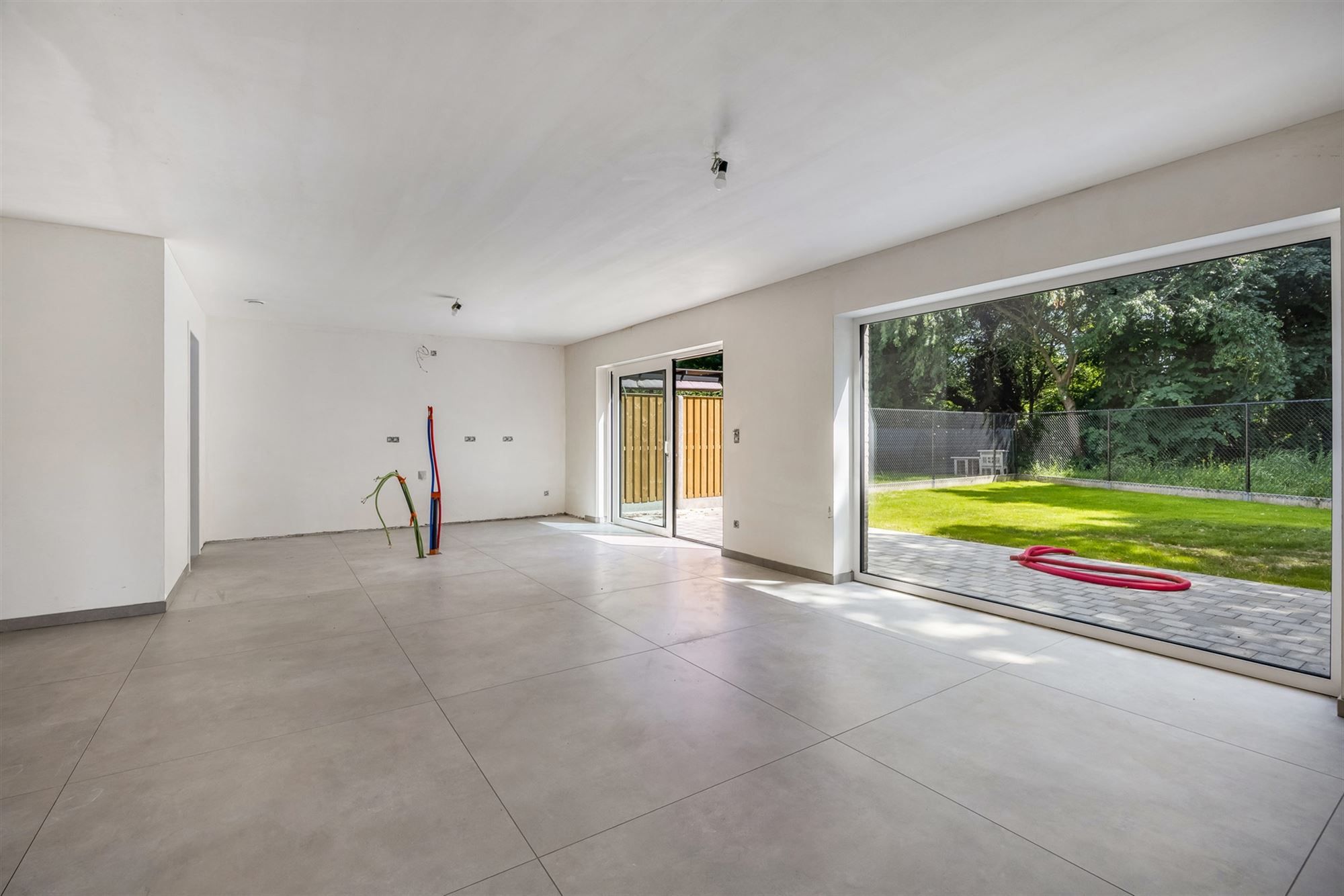 NIEUWBOUW GELIJKVLOERS APPARTEMENT (132M²)  MET 2 SLAAPKAMERS, RUIM TERRAS EN PRIVE TUIN NABIJ BERINGEN CENTRUM foto 3